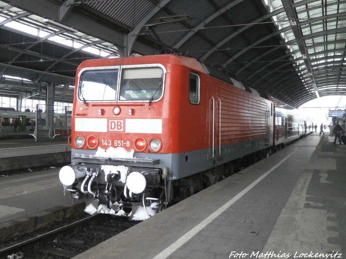 143 651-8 als RE20 mit ziel Magdeburg Hbf im Bahnhof Halle (Saale) Hbf am 29.12.14