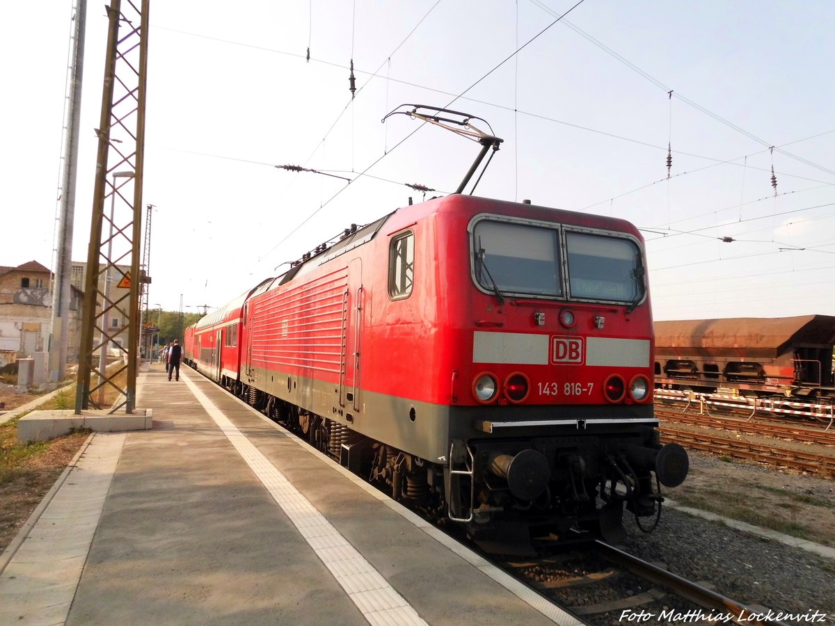 143 816 und 143 034 im Bahnhof Halle-Nietleben am 14.9.16