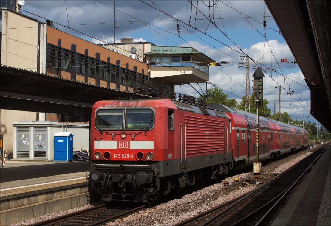 143 825 mit RE 1 nach Saarbrücken am 29.08.14 in Trier