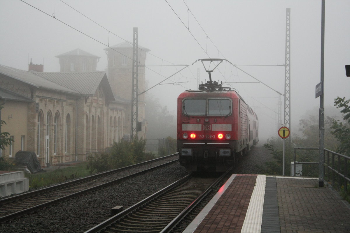 143 856 verlsst als S9 mit ziel Eilenburg den Bahnhof Delitzsch ob Bf am 24.10.19