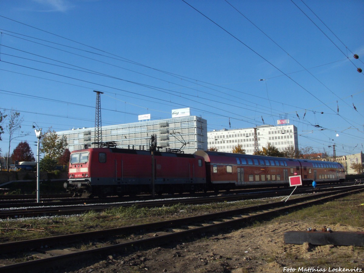 143 867-0 als S7 mit ziel Halle-Nietleben beim einfahren in den Bahnhof Halle (Saale) Hbf am 1.11.14