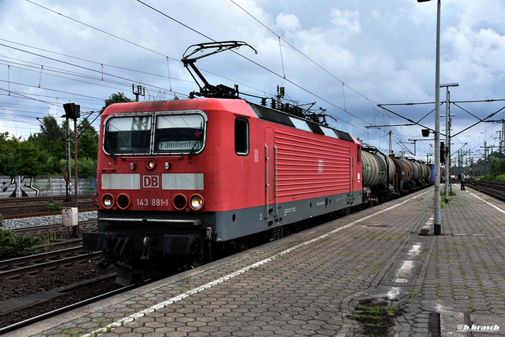 143 881-1 zog einen tanker durch hh-harburg,20.07.17