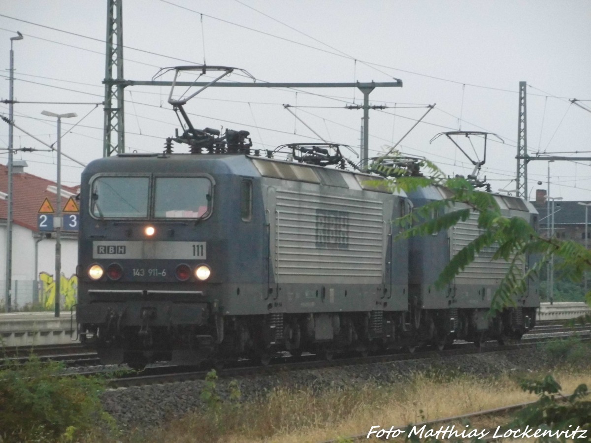 143 911 und 143 079 der RBH im Bahnhof Delitzsch unt Bf am 21.9.15