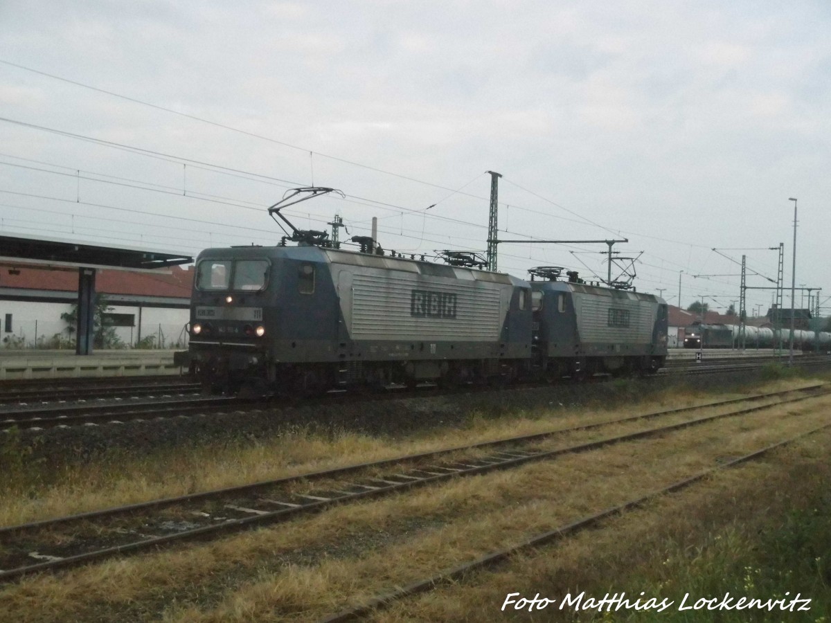 143 911 und 143 079 der RBH im Bahnhof Delitzsch unt Bf am 21.9.15