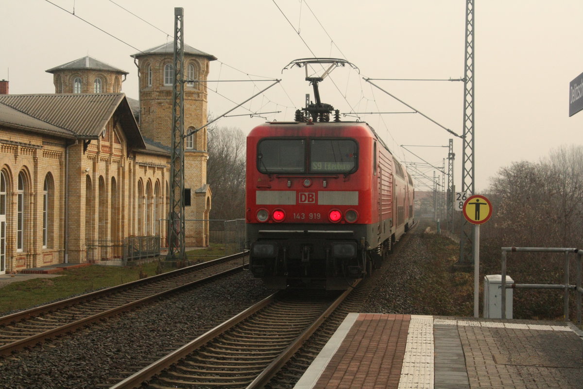 143 919 verlsst den Bahnhof Delitzsch ob Bf in Richtung Eilenburg am 4.3.21