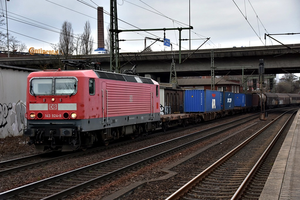 143 924-9,ist mit einen schachtelzug durch hh-harburg gefahren,03.03.17