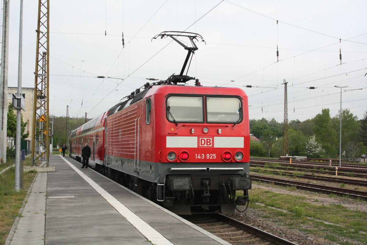 143 925 im Bahnhof Halle-Nietleben am 7.5.20