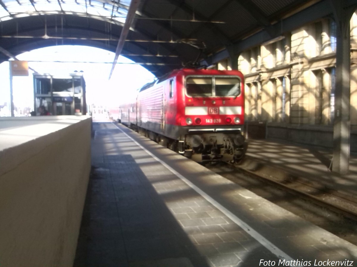 143 928 im Bahnhof _Halle Saale Hbf am 14.2.14