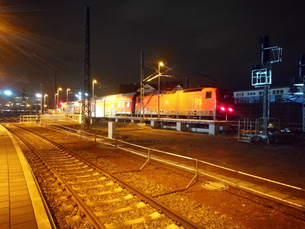 143 959 im Bahnhof Halle/Saale Hbf am 6.12.18