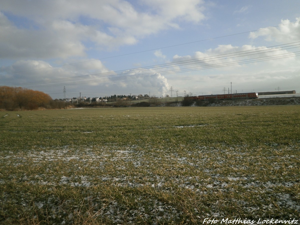 143 XXX als RB von Lutherstadt Eisleben nach Halle (Saale) Hbf kurz vor Angersdorf am 4.2.15