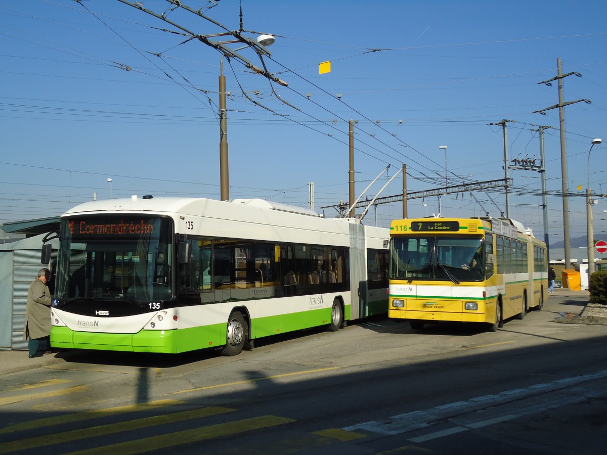 (143'298) - transN, La Chaux-de-Fonds - Nr. 135 - Hess/Hess Gelenktrolleybus (ex TN Neuchtel Nr. 135 + Nr. 116 - NAW/Hess Gelenktrolleybus (ex TN Neuchtel Nr. 116) am 19. Februar 2013 beim Bahnhof Marin