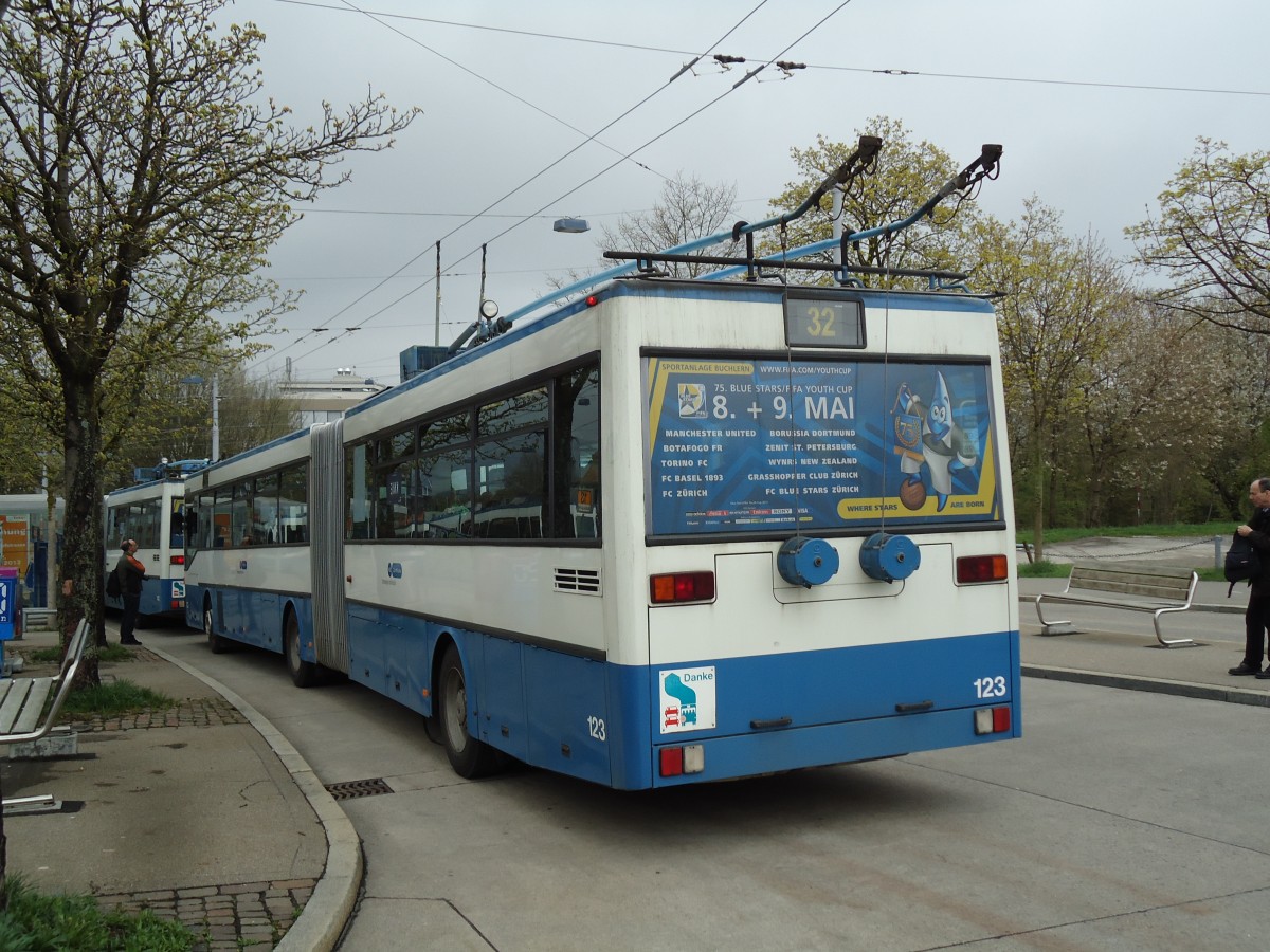 (143'793) - VBZ Zrich - Nr. 123 - Mercedes Gelenktrolleybus am 21. April 2013 in Zrich, Strassenverkehrsamt