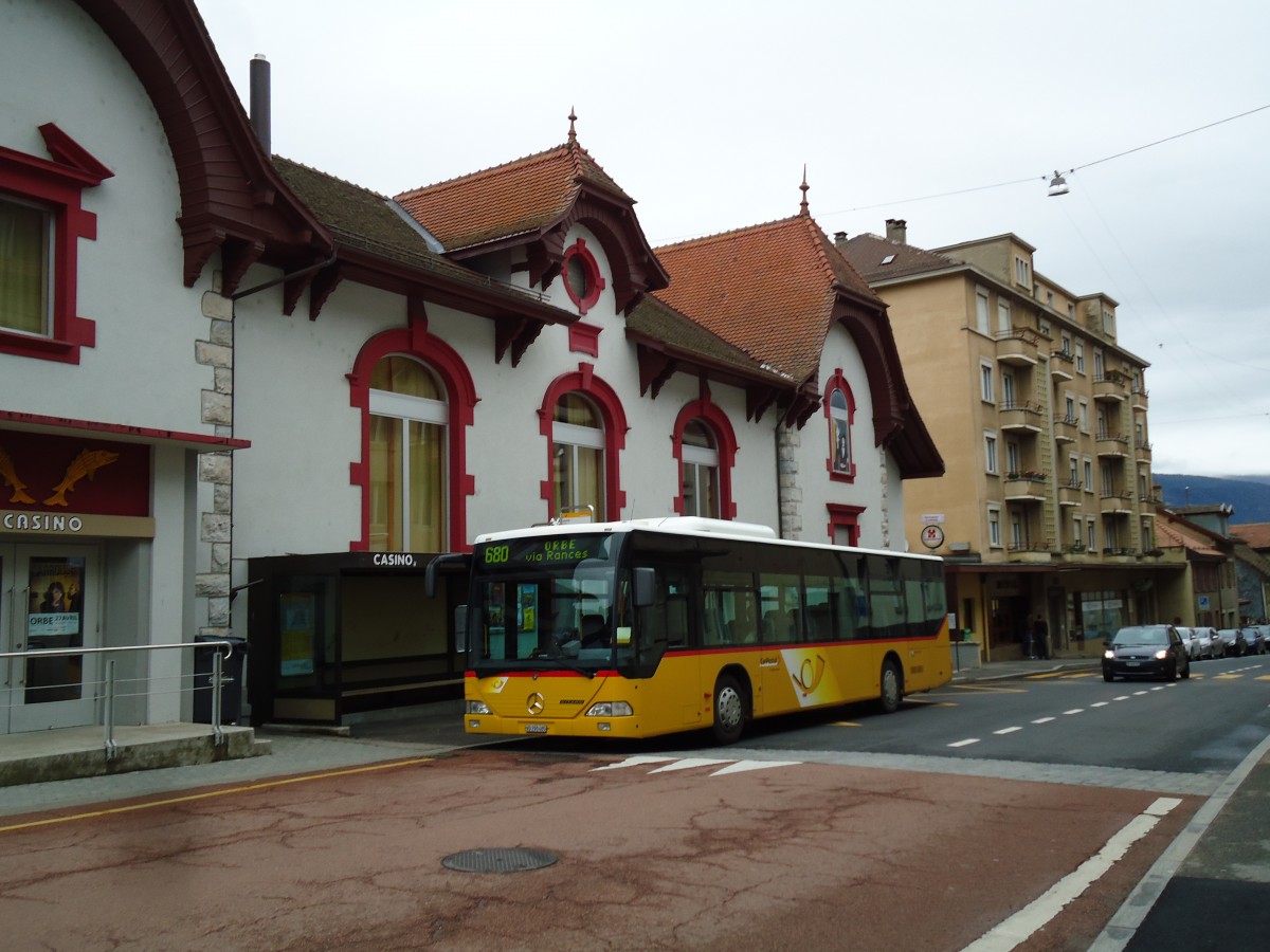 (143'841) - CarPostal Ouest - VD 290'485 - Mercedes (ex Geinoz, Yverdon) am 27. April 2013 in Orbe, Post