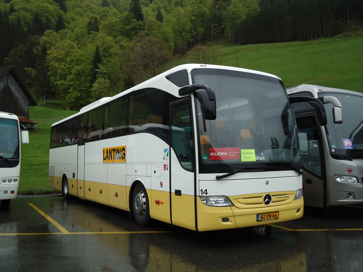 (144'221) - Aus Holland: Lanting, Hoogeveen - Nr. 14/BZ-ZN-66 - Mercedes am 19. Mai 2013 in Engelberg, Titlisbahnen