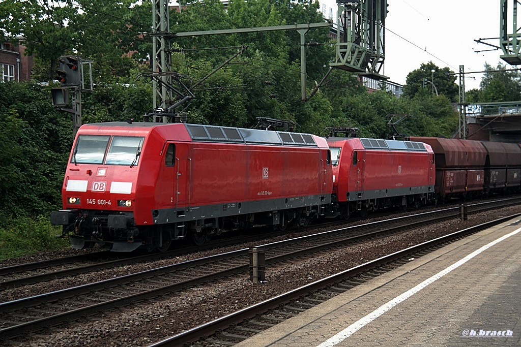 145 001-4 zog mit einer schwesterlok einen kohlezug durch hh-harburg,datum 01.08.14