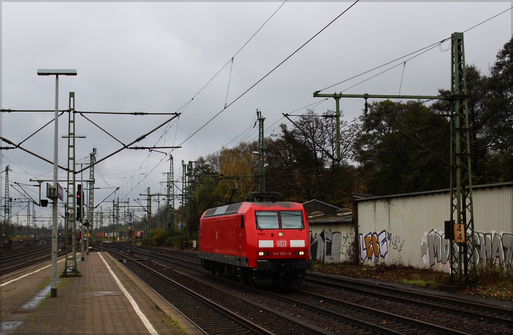 145 004 am 02.11.13 auf Solo-Tour durch Hamburg Harburg