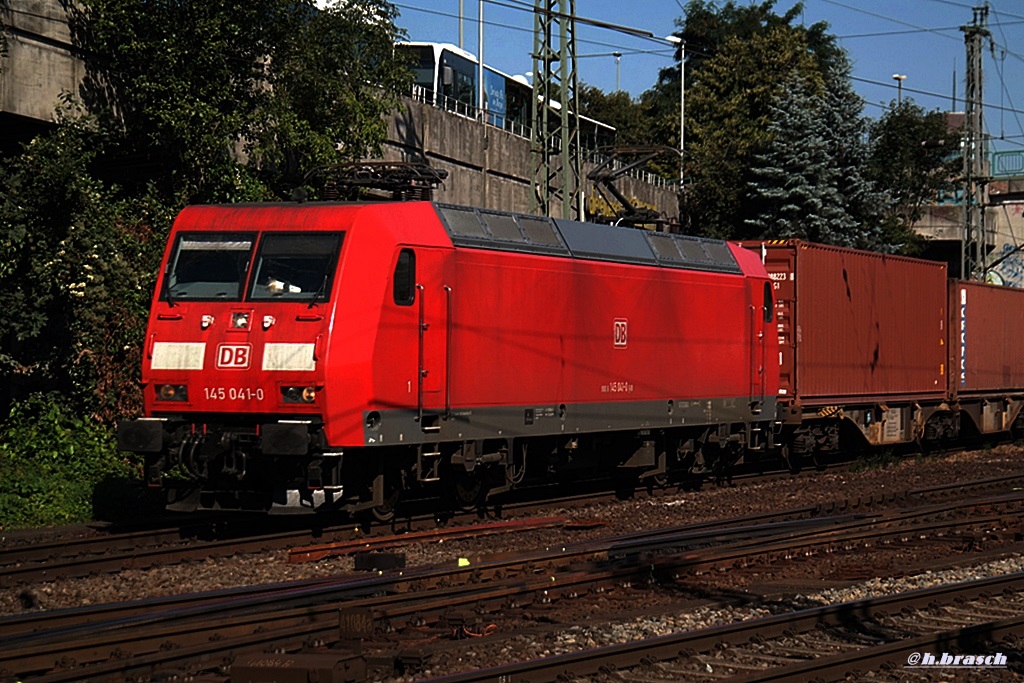 145 041-0 zog einen kastenzug durch hh-harburg,datum 23.09.14