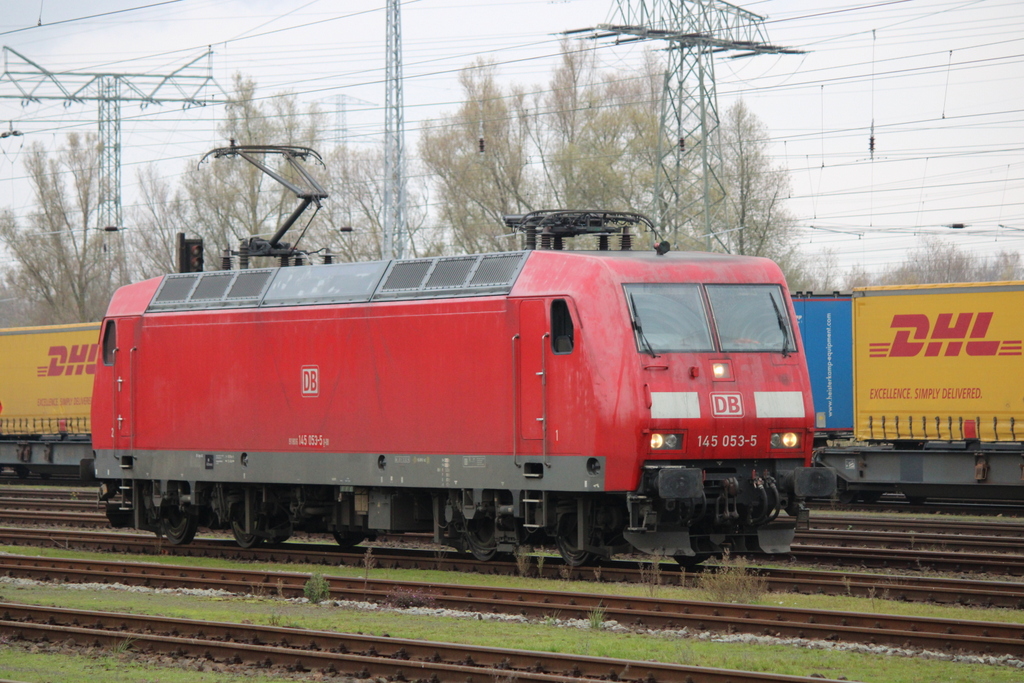 145 053-5 lies sich am 14.11.2020 auch im Rostocker Seehafen blicken.