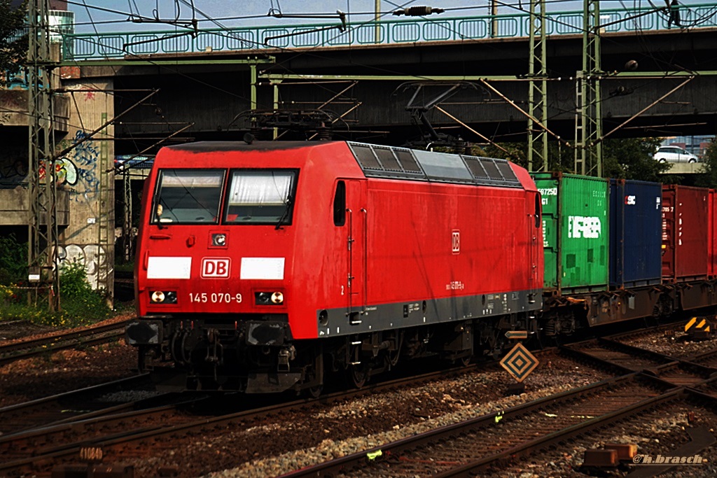 145 070-9 ist mit einen containerzug durch hh-harburg gefahren,datum 16.09.14