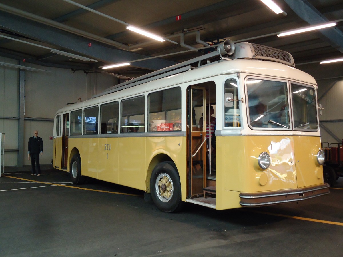 (145'026) - STI Thun - Nr. 1 - Berna/Gangloff Trolleybus am 15. Juni 2013 in Thun, Garage