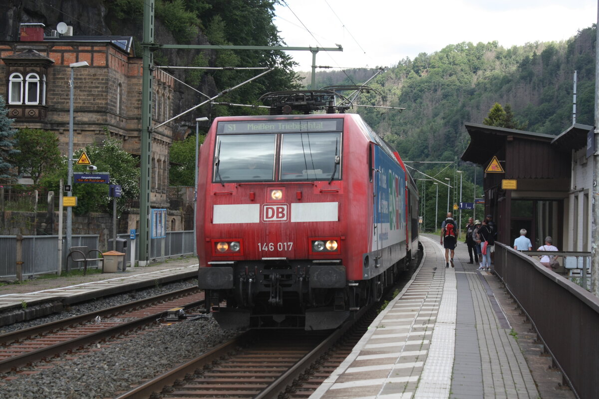 146 017 im Bahnhof Schna am 6.6.22