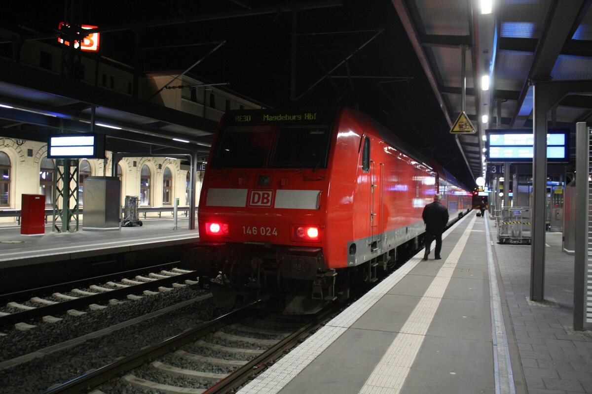 146 024 im Bahnhof Magdeburg Hbf am 2.4.22