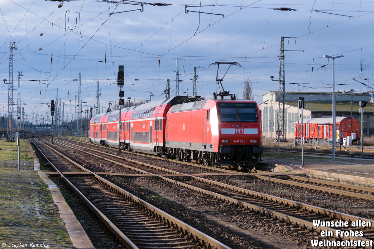 146 026 mit dem RE20 (RE 17654) von Magdeburg Hbf nach Uelzen, bei der Ausfahrt aus Stendal. 24.12.2015 Wünsche allen Frohe Festtage!