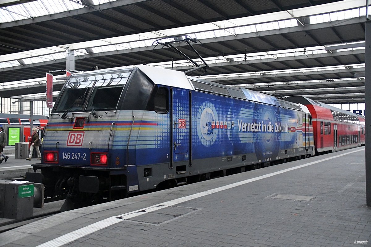 146 247-2 stand mit einen RE in münchen hbf,04.10.19