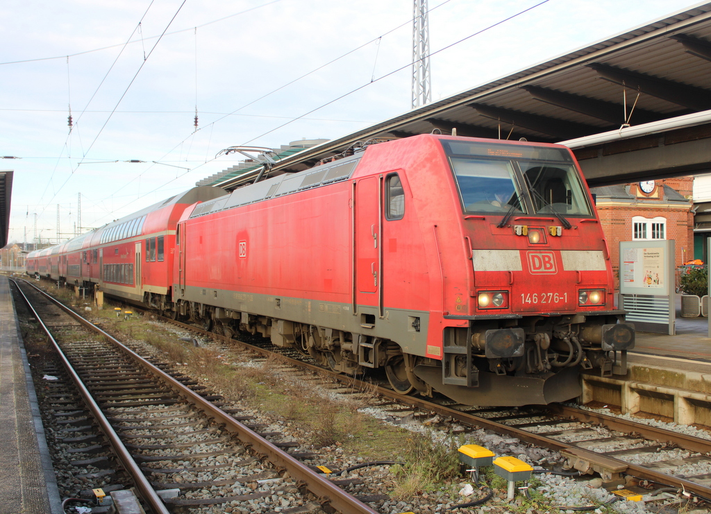 146 276-1 stand am Mittag des 16.01.2026 mit RE 4310 von Rostock nach Bad Kleinen im Rostocker Hbf.