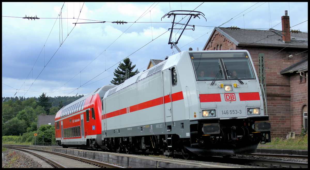 146 553 mit einem Dosto auf Testfahrt am 20.06.14 in Sterbfritz