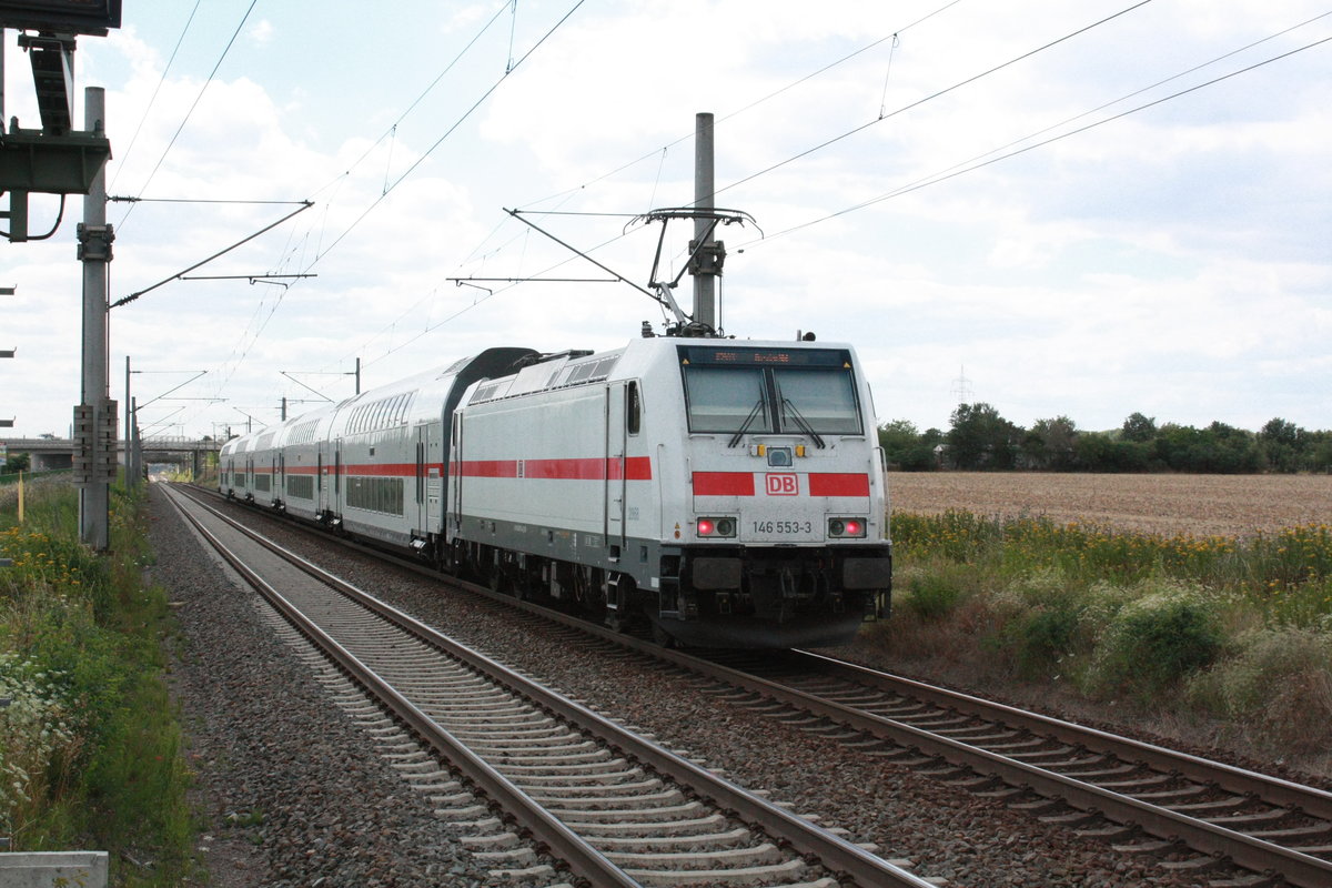 146 553 mit ihrer IC2 Garnitur bei der durchfahrt in Zberitz am 22.7.20