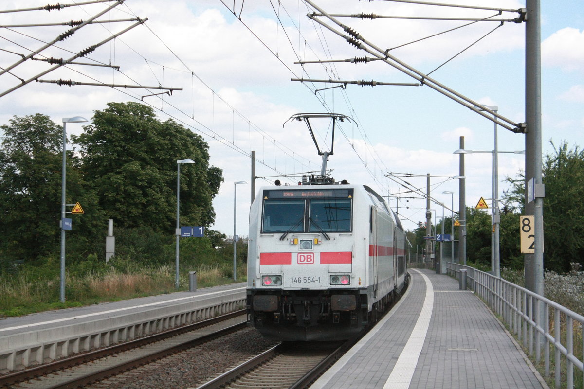 146 554 mit ihrer IC2 Garnitur bei der durchfahrt in Zberitz am 22.7.20