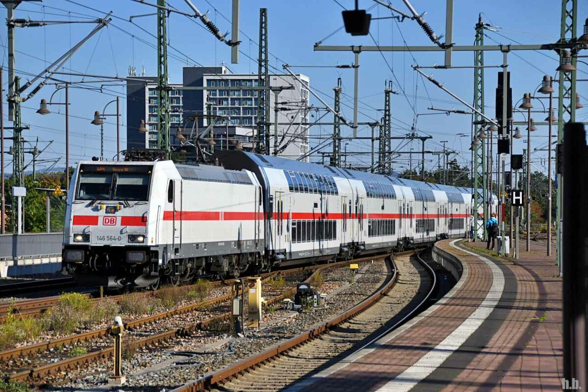 146 564-0 fuhr mit einen IC zum dresdner hauptbahnhof,06.10.21