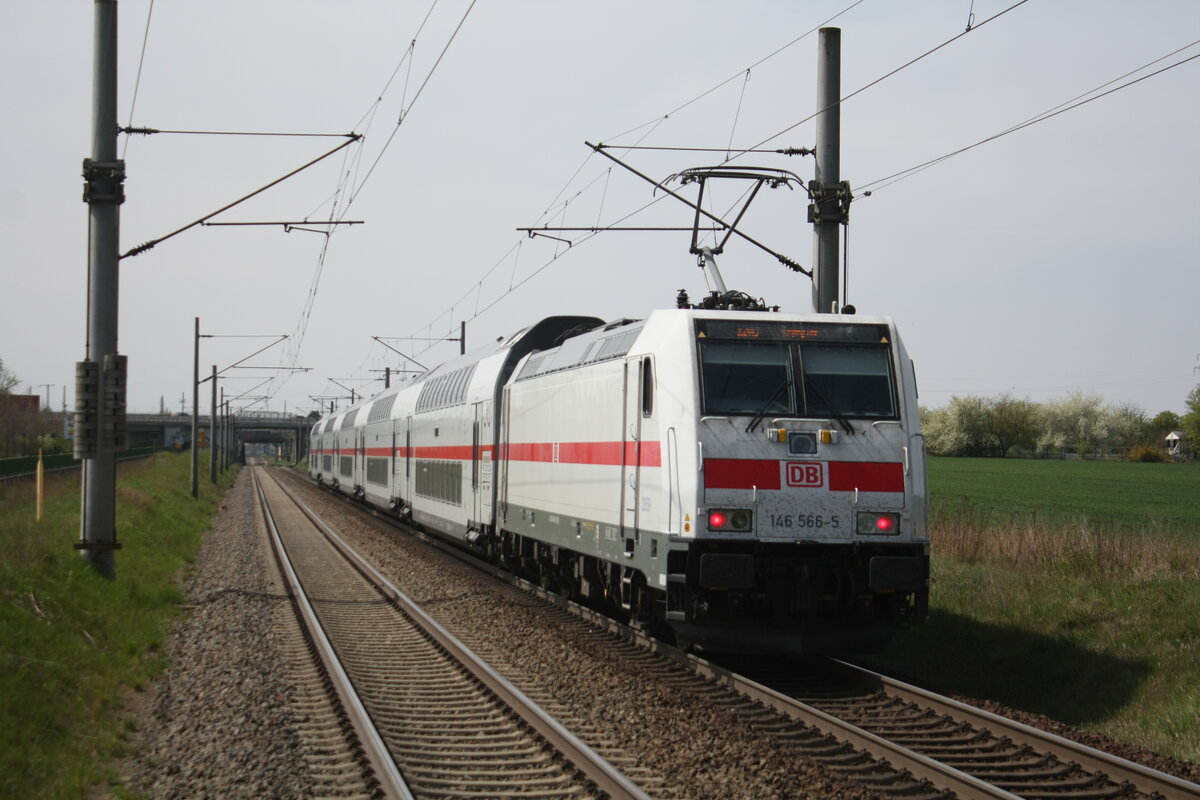 146 566 bei der Durchfahrt in Zberitz am 29.4.22