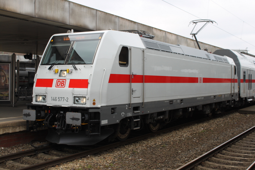 146 577-2 mit IC 2037 von Emden Hbf nach Leipzig Hbf kurz vor der Ausfahrt in Hannover Hbf.13.03.2016