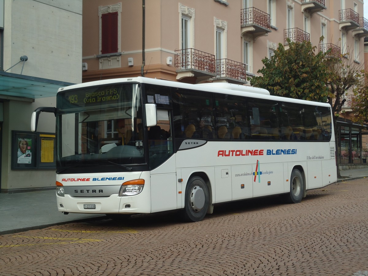 (147'673) - ABl Biasca - Nr. 18/TI 231'018 - Setra am 5. November 2013 beim Bahnhof Bellinzona