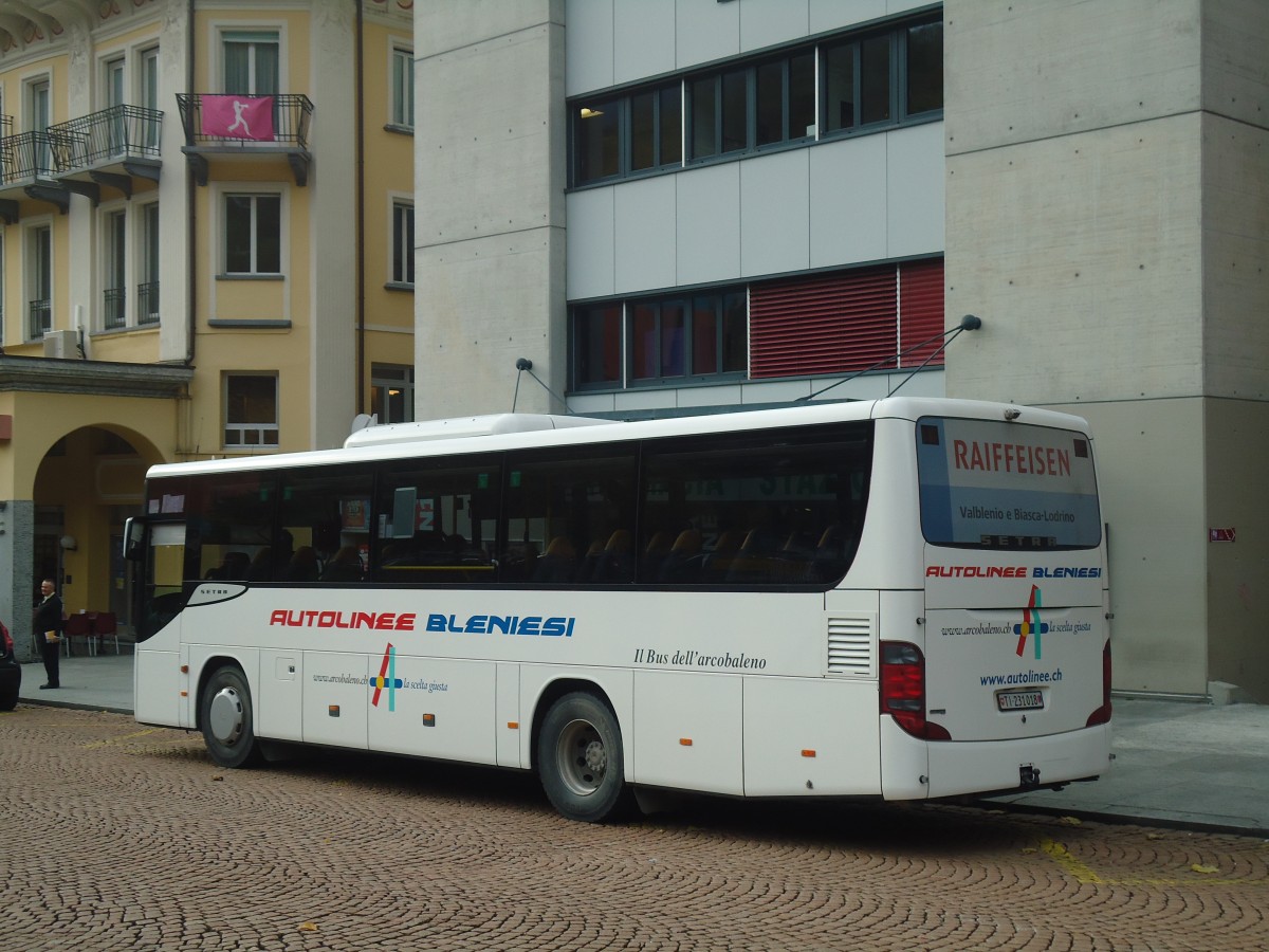 (147'674) - ABl Biasca - Nr. 18/TI 231'018 - Setra am 5. November 2013 beim Bahnhof Bellinzona