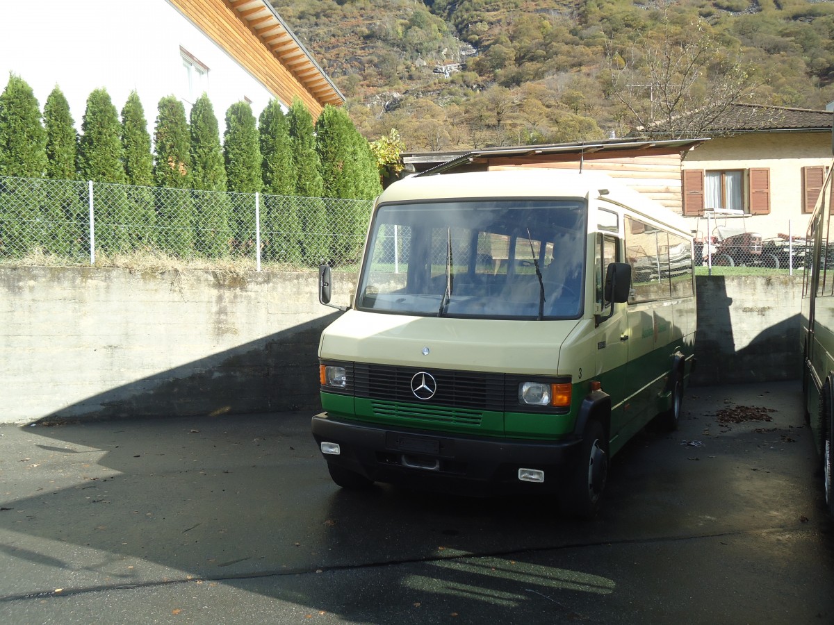 (147'877) - ABl Biasca - Nr. 3 - Mercedes (ex Nr. 11) am 6. November 2013 in Biasca, Garage