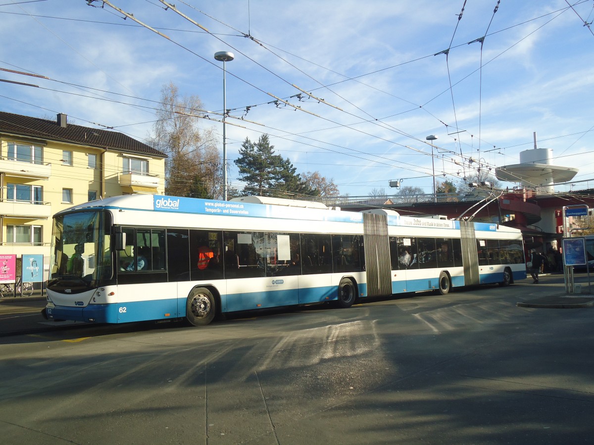 (148'277) - VBZ Zrich - Nr. 62 - Hess/Hess Doppelgelenktrolleybus am 9. Dezember 2013 in Zrich, Bucheggplatz