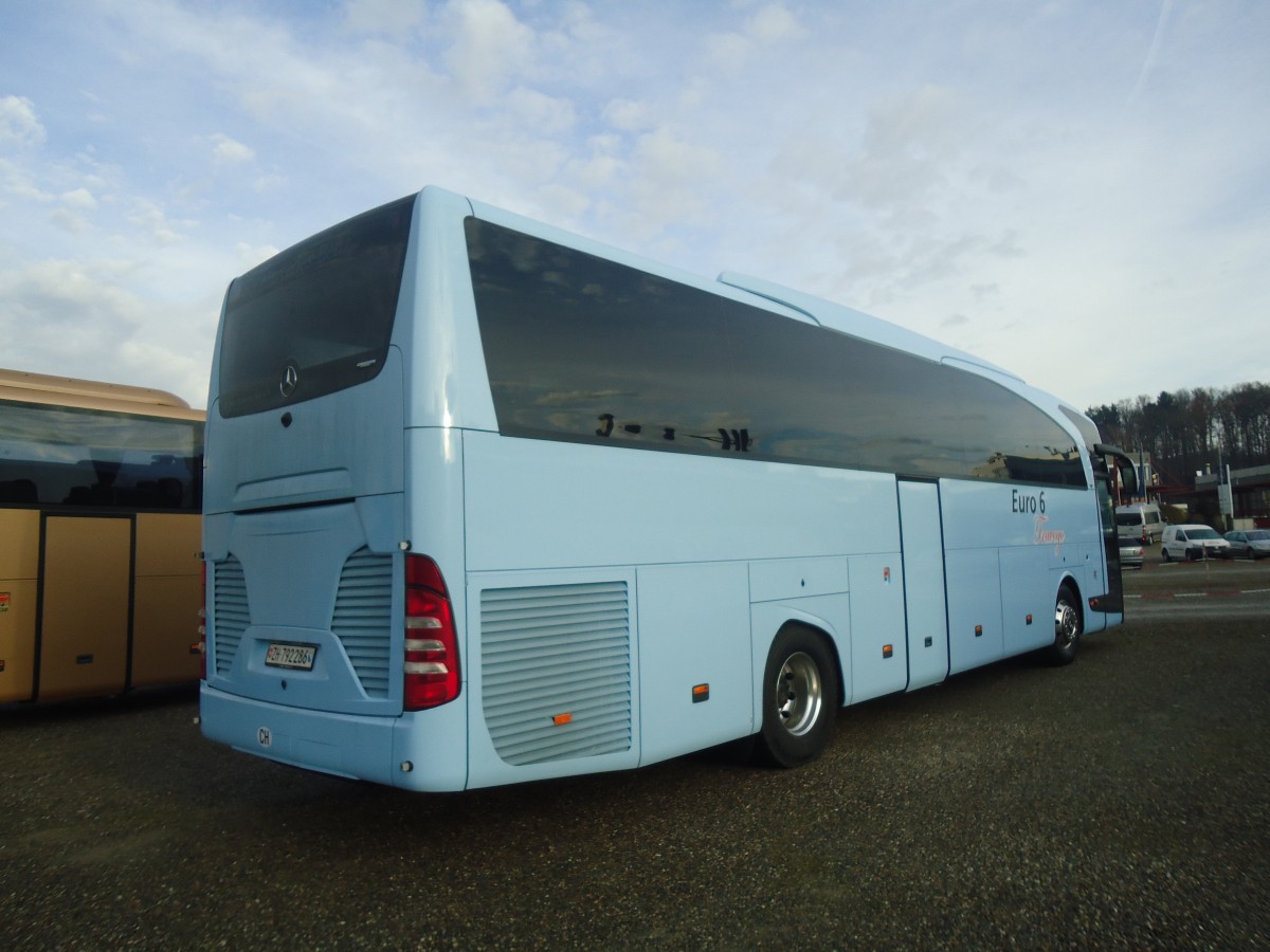 (148'392) - EvoBus, Kloten - ZH 792'286 - Mercedes am 22. Dezember 2013 in Kloten, EvoBus