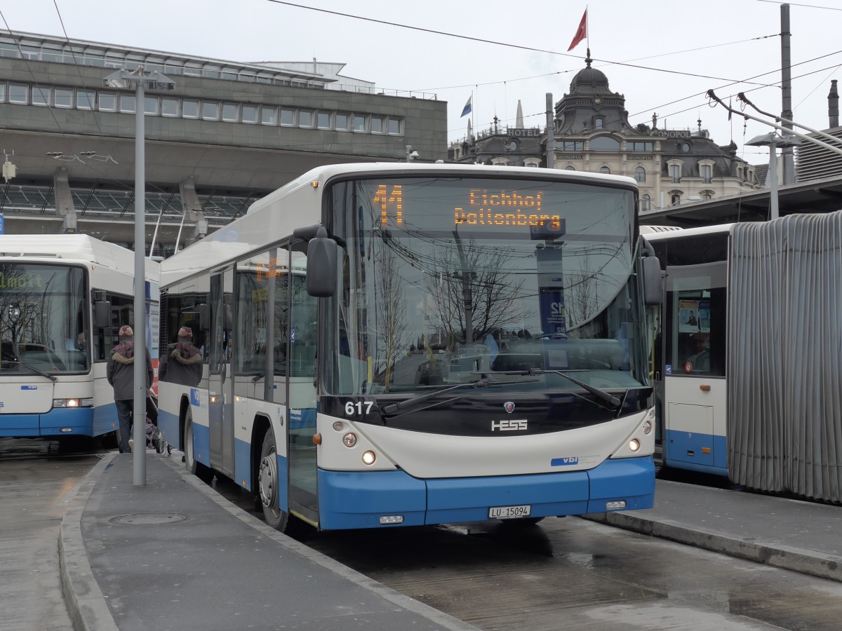 (148'893) - VBL Luzern - Nr. 617/LU 15'094 - Scania/Hess am 16. Februar 2014 beim Bahnhof Luzern
