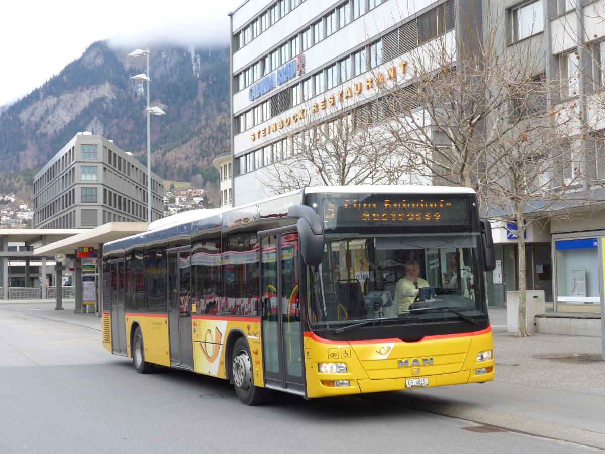 (149'153) - Dnser, Trimmis - GR 5865 - MAN am 1. Mrz 2014 beim Bahnhof Chur