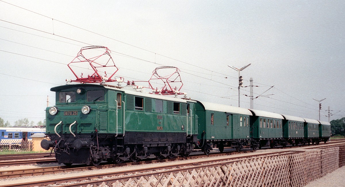 ÖBB 1670.09 Zfl Innsbruck 06.09.1985 - Trainpics-vol-2.startbilder.de