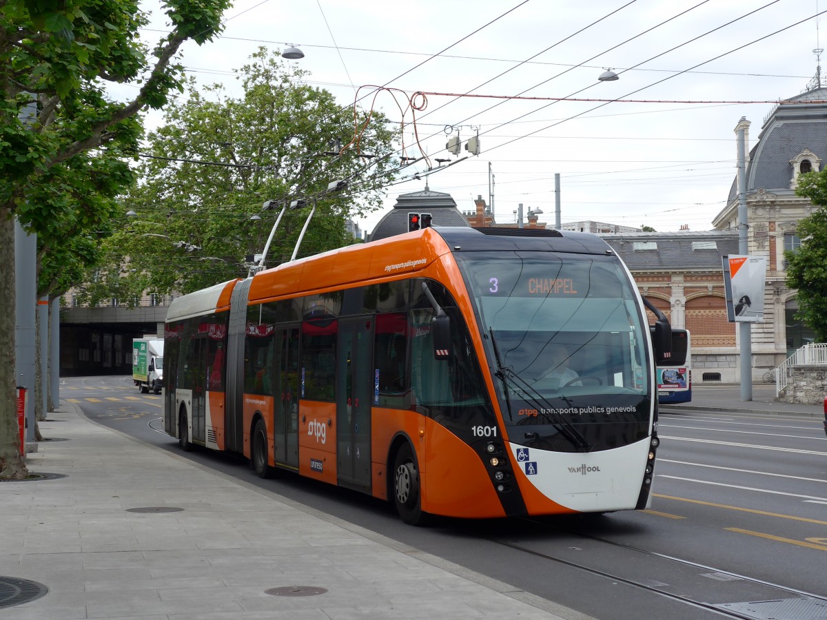 (150'884) - TPG Genve - Nr. 1601 - Van Hool Gelenktrolleybus am 26. Mai 2014 in Genve, Place des Vingt-Deux-Cantons