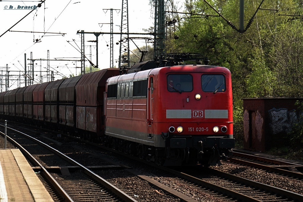 151 020-5 fuhr mit einen ganzzug am 17.04.14 durch hh-harburg