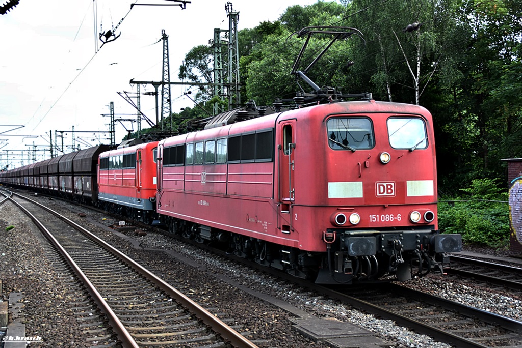 151 086-6 zog mit einer schwesterlok,einen leeren ganzzug durch hh-harburg,21.06.16