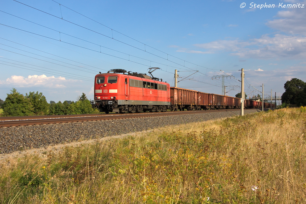 151 102-1 DB Schenker Rail Deutschland AG mit einem E-Wagen Ganzzug in Vietznitz und fuhr in Richtung Wittenberge weiter. 28.08.2013