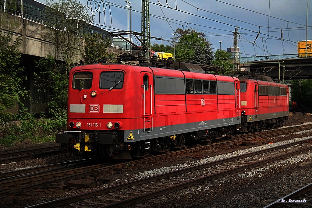 151 116-1 und 151 110-4 fuhren lz durch hh-harburg,datum 25.04.14