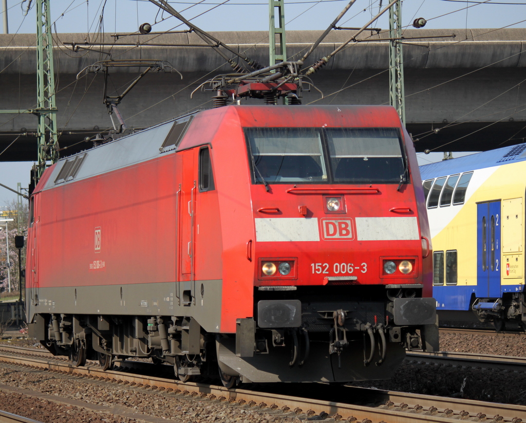 152 006-3 als Leerfahrt von Hamburg-Billwerder nach Maschen bei der Durchfahrt in Hamburg-Harburg.29.03.2014