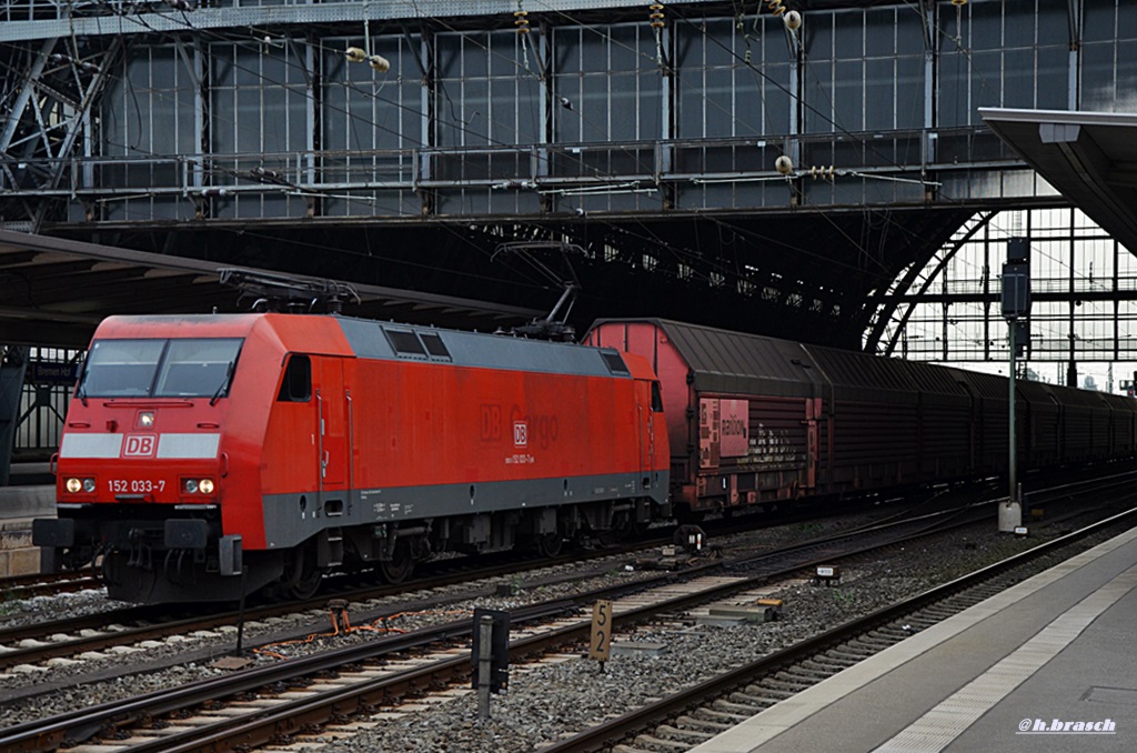 152 033-7 zog einen gedeckten autozug durch bremen,datum 24.09.14